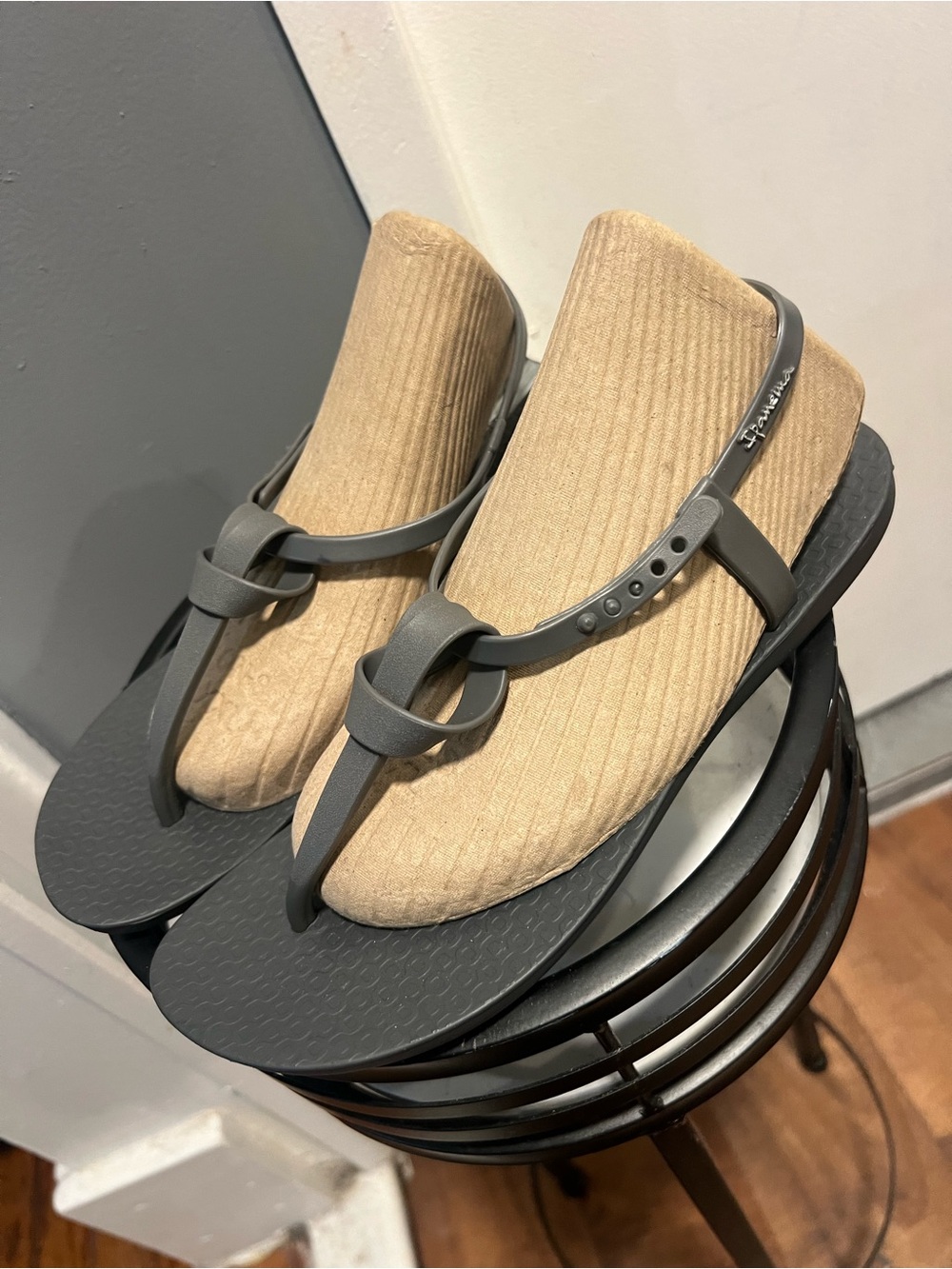 Ipanema Olive Green Strappy Flat Sandals size 8 - Picture 2 of 6